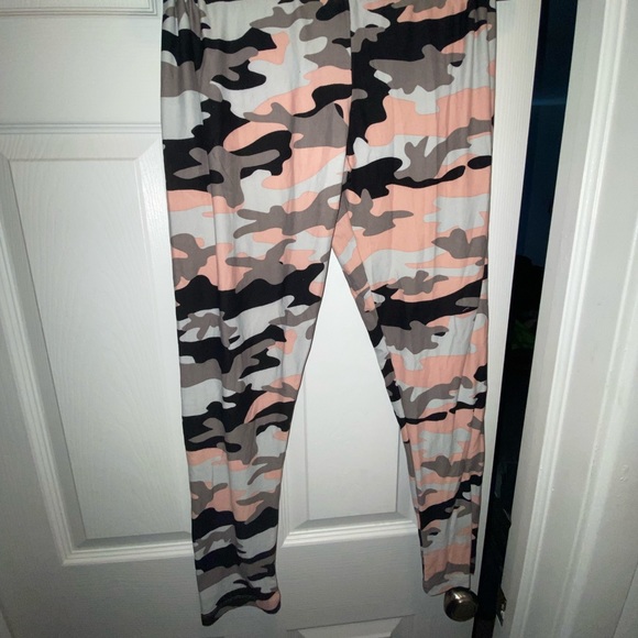 Pink, Grey, Black, camo leggings - Picture 2 of 4